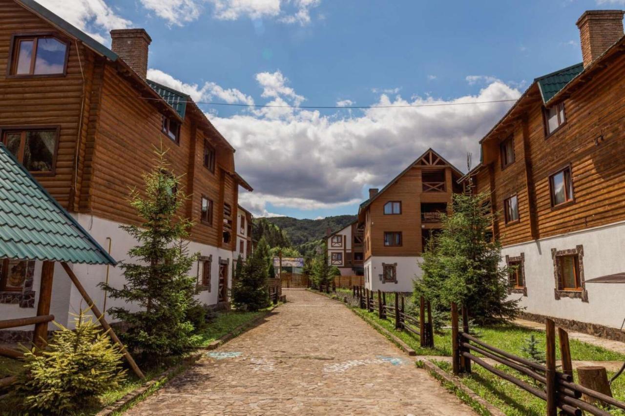 Edelweiss Carpathians Migovo Hotel ภายนอก รูปภาพ